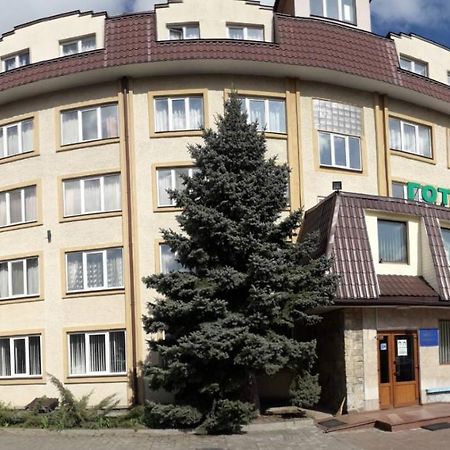 Отель Prykarpattya Ивано-Франковск Экстерьер фото